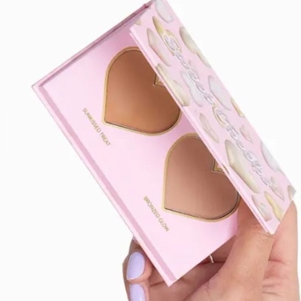 *NIB* Eloise Sweet Cheeks- Fair